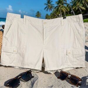 GAP frayed hem cargo shorts.